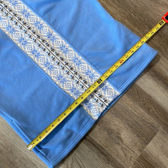 Women’s L.L. Bean Nordic Snowflake Blue Fleece full zip Sweater Size medium - Picture 10 of 16